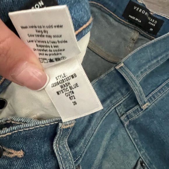 VERONICA BEARD Carson High-Rise Jean | Ankle
Hem - Picture 8 of 9